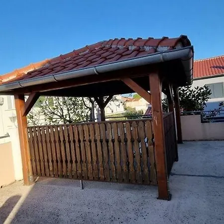 Vanja Kara Biograd Lejlighed *