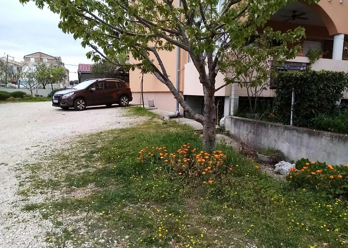 Vanja Kara Biograd דירה